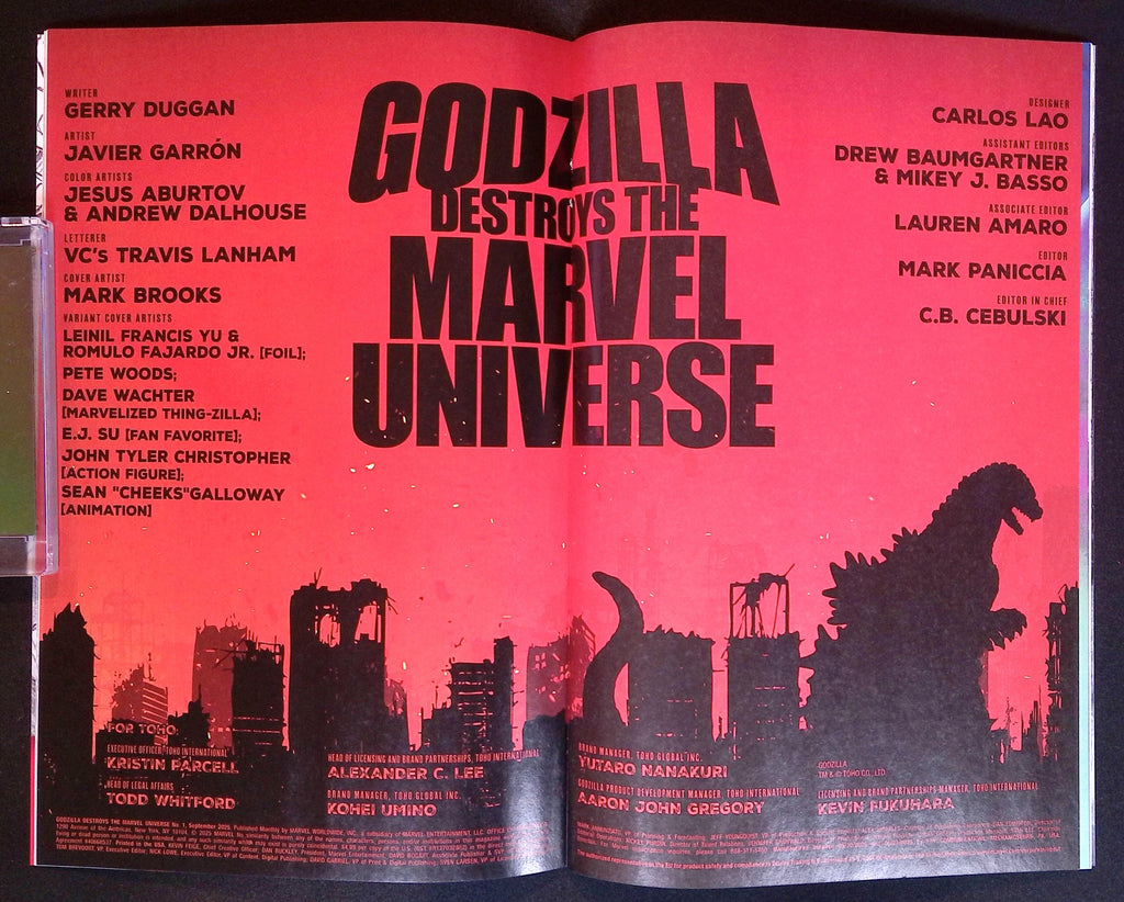 Godzilla Destroys the Marvel Universe # 1 Yu Foil Variant 2025 NM